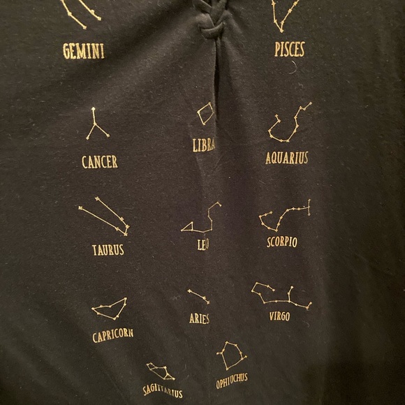 🎉Modern Lux 1X black zodiac gold foil high v neck tunic tank top lace up front - Picture 2 of 8